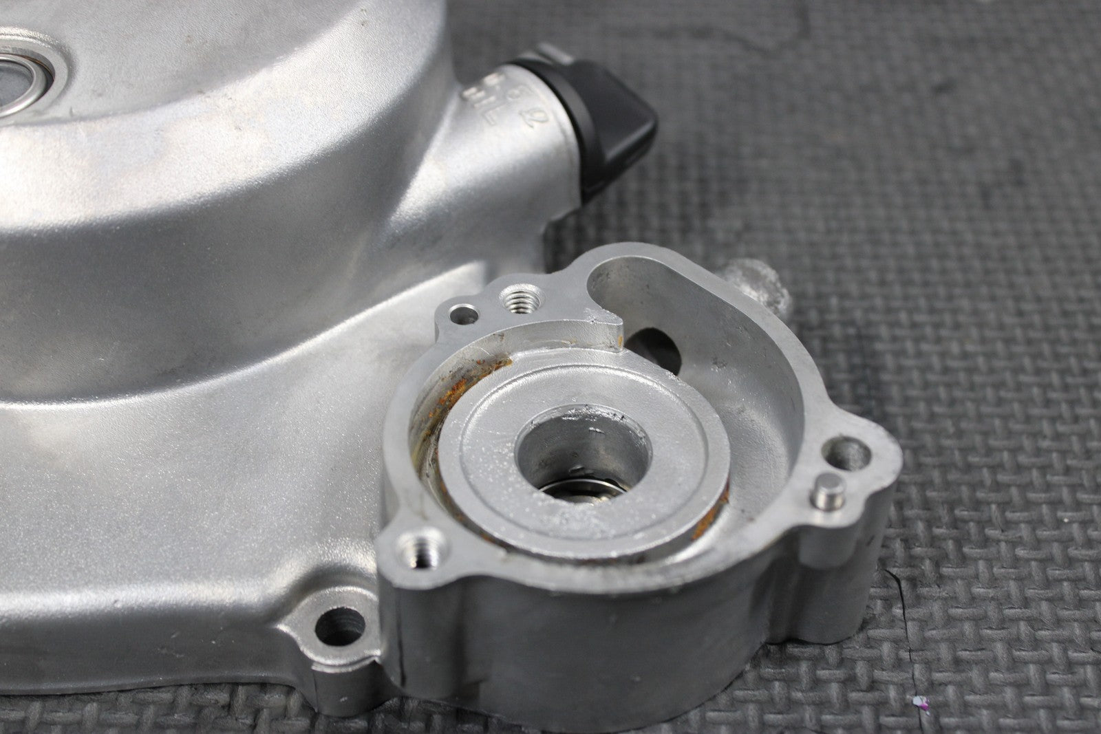 2004 KAWASAKI 00 - 05 KX65 OEM ENGINE MOTOR RIGHT SIDE CLUTCH COVER 14032 - 1501 - hggarage