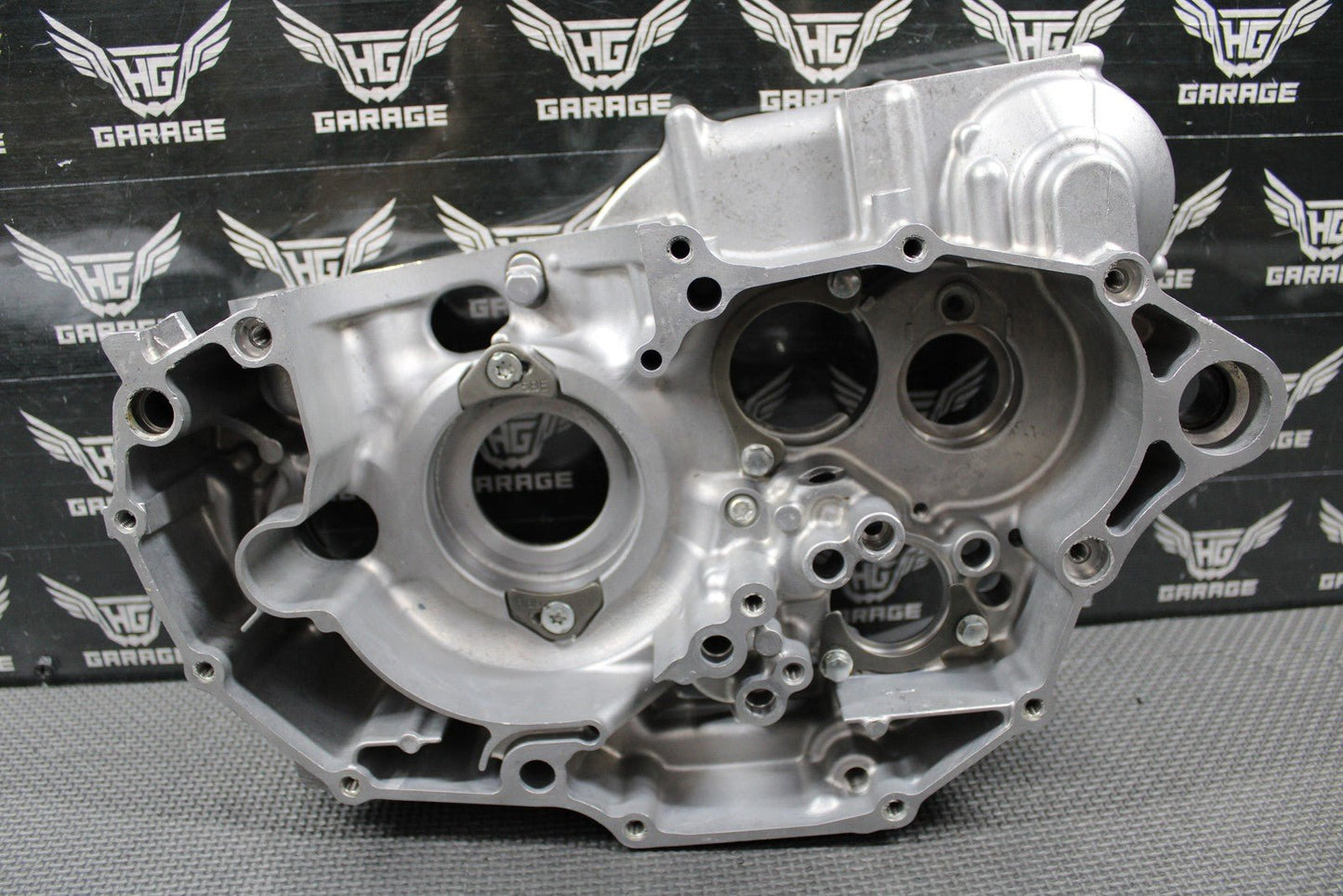 2009 YAMAHA 06 - 09 YZ450F OEM RIGHT SIDE ENGINE MOTOR CRANKCASE CRANK CASE GOOD! - hggarage