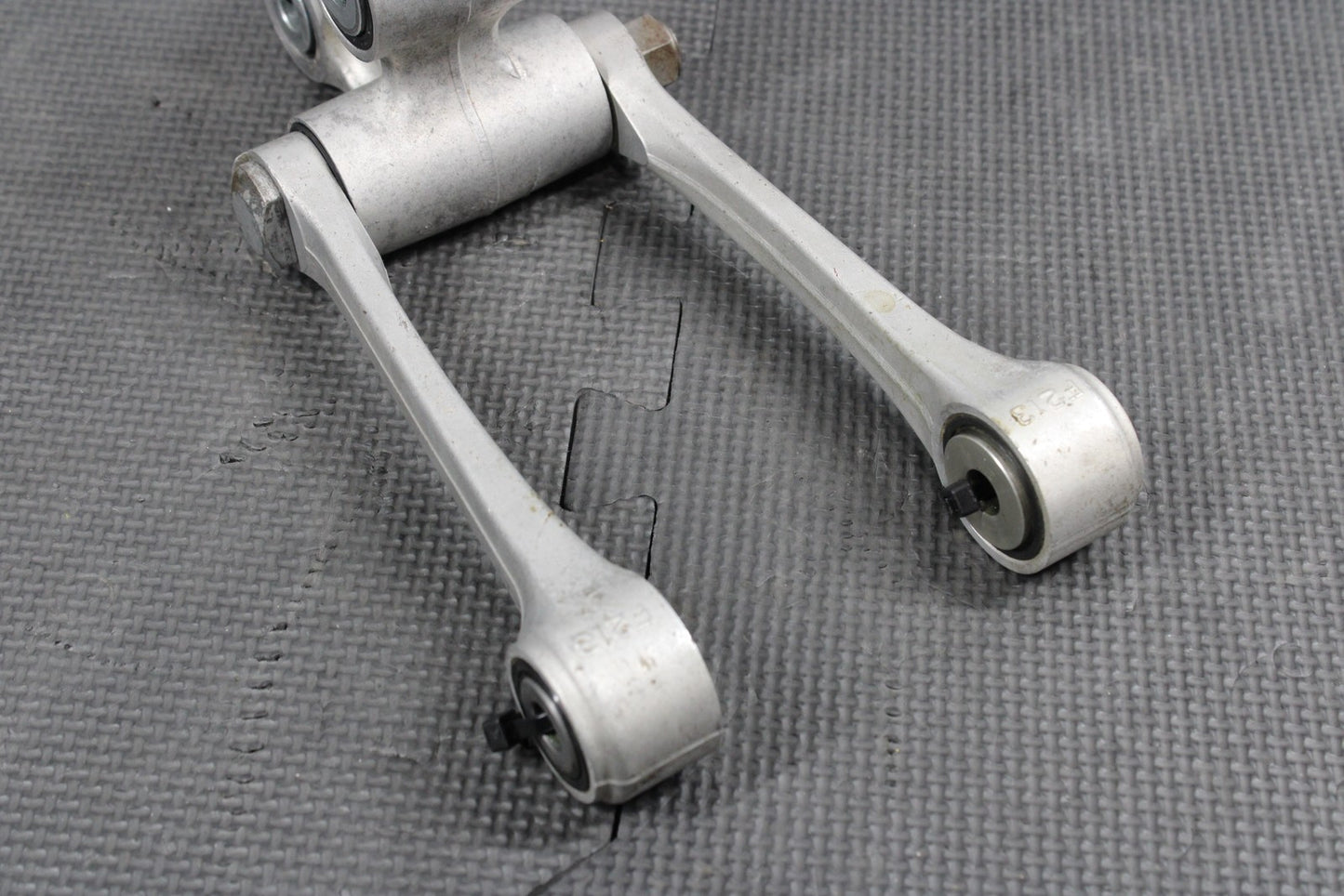 2023 HONDA CRF250R OEM REAR SHOCK LINKAGE LINKS RELAY ARM SWINGARM GOOD! - hggarage