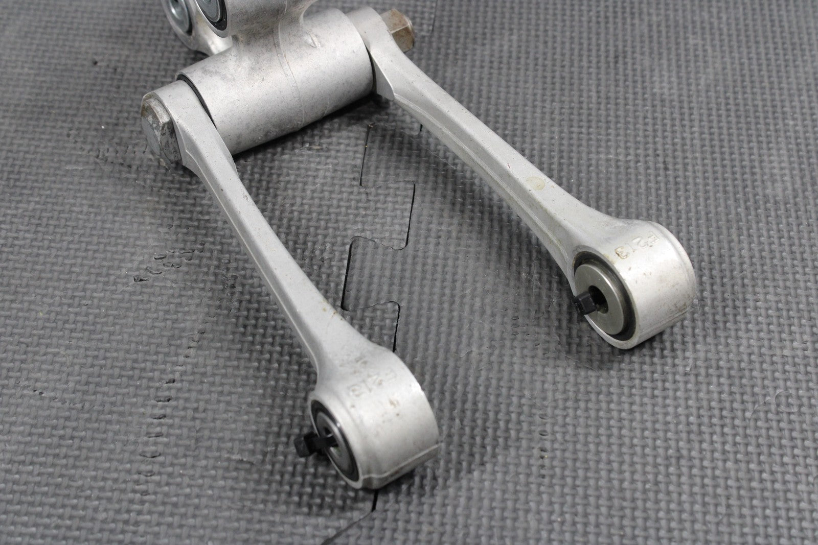 2023 HONDA CRF250R OEM REAR SHOCK LINKAGE LINKS RELAY ARM SWINGARM GOOD! - hggarage