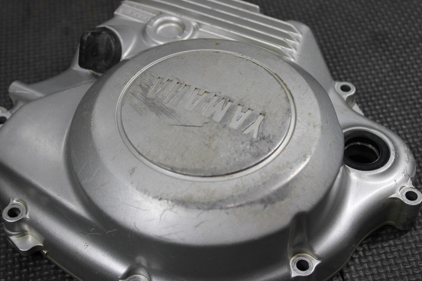 2001 YAMAHA TTR125 TTR125L ENGINE RIGHT SIDE CLUTCH COVER 5HH - 15421 - 00 - 00 - hggarage