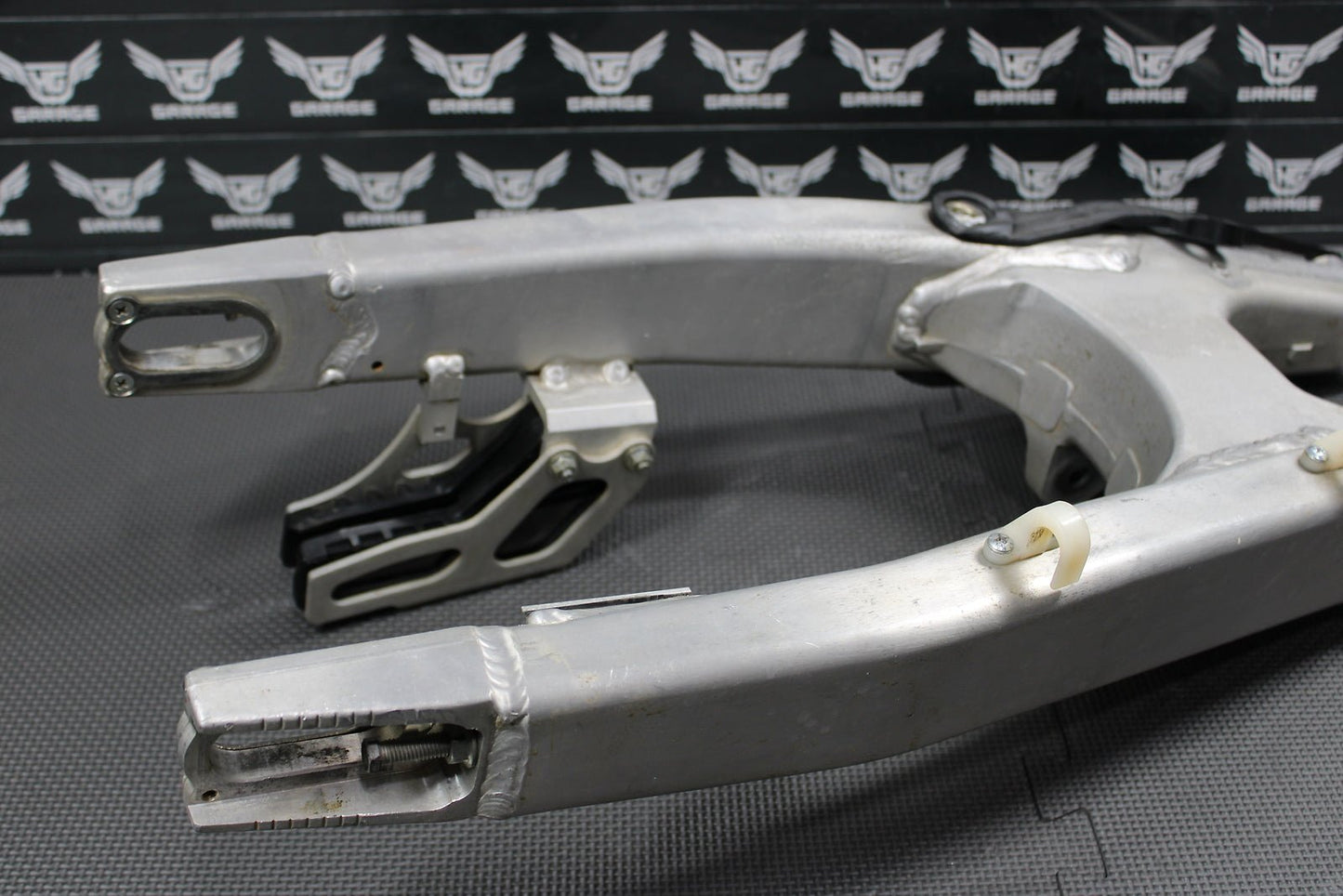 2006 Kawasaki KX450F OEM Swingarm Swing Arm Suspension 33001 - 0085 - hggarage