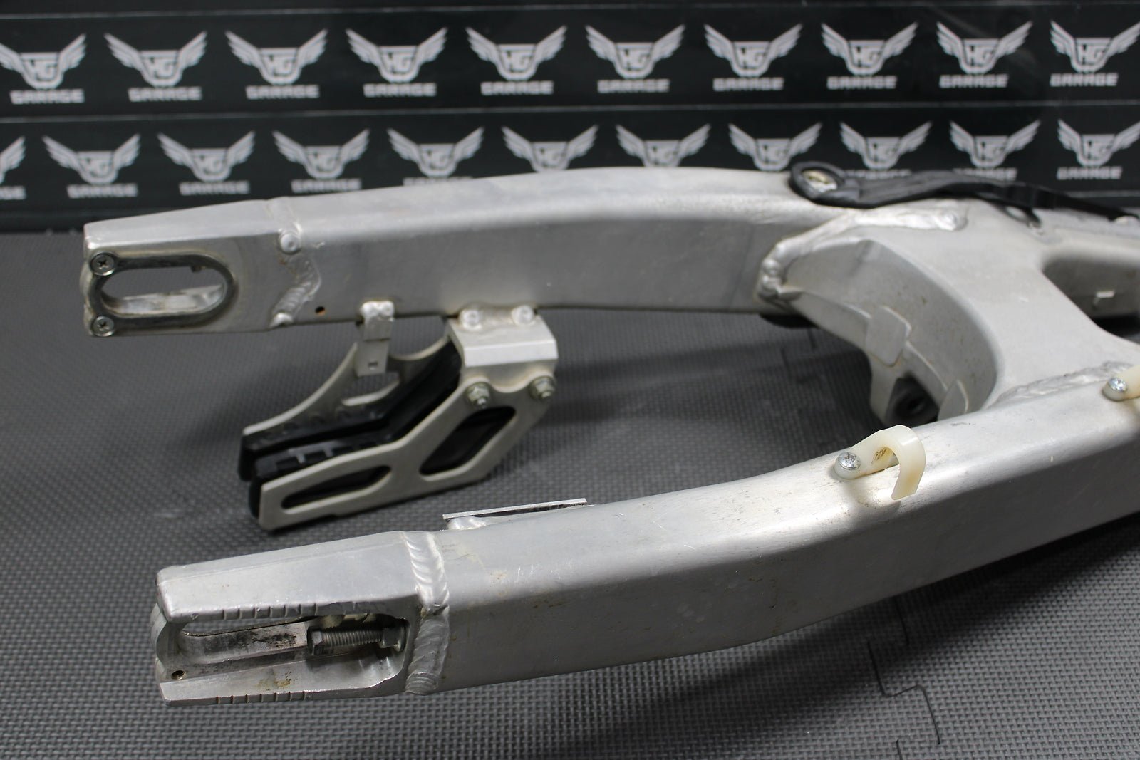 2006 Kawasaki KX450F OEM Swingarm Swing Arm Suspension 33001 - 0085 - hggarage