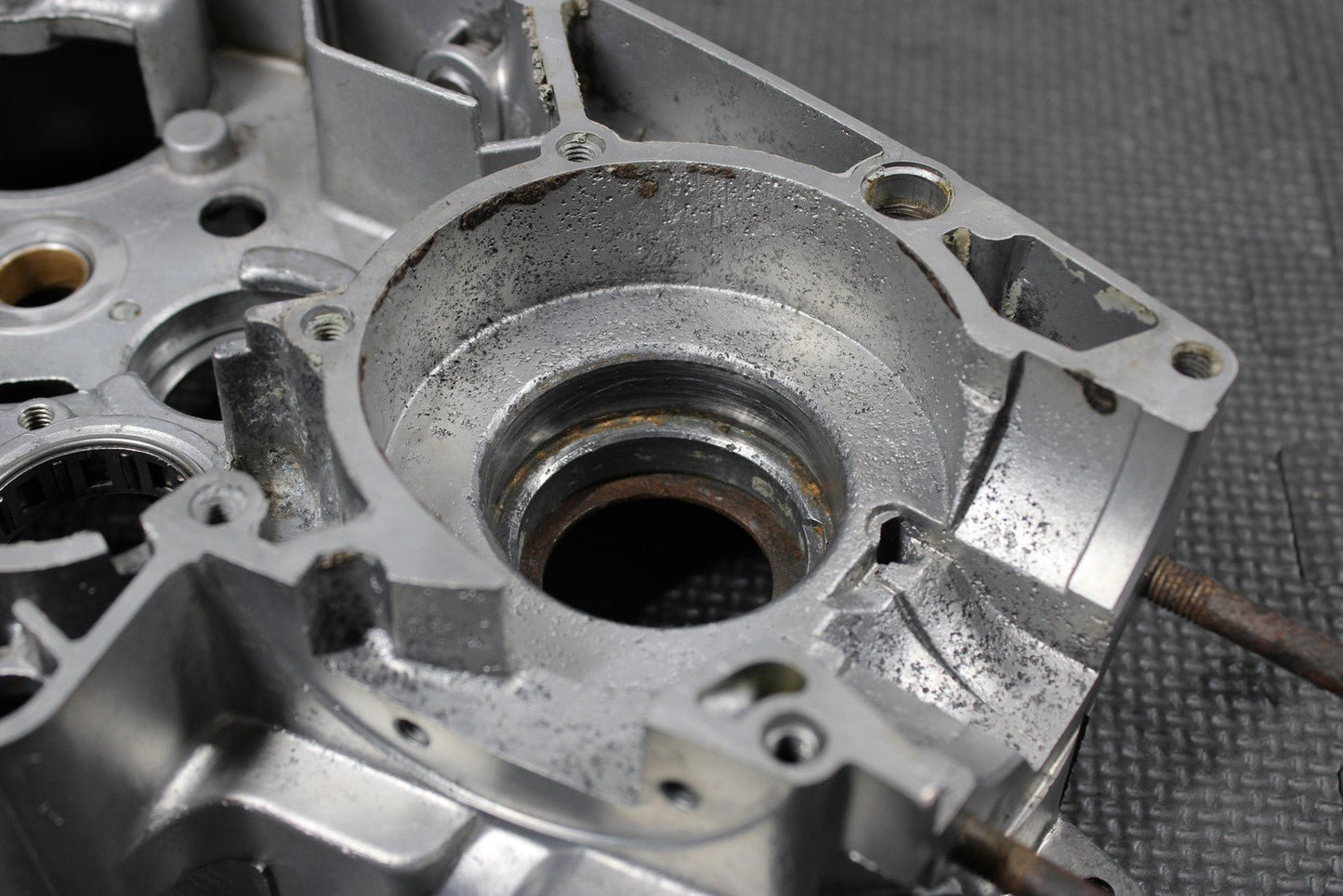 1985 YAMAHA PW80 OEM LEFT RIGHT ENGINE MOTOR CRANKCASE SET CASES BLOCK - hggarage