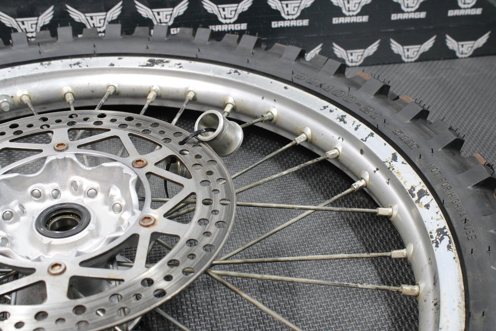 2001 YAMAHA YZ250F OEM FRONT WHEEL RIM 4SS - 25111 - 01 - 00 94416 - 21002 - 00 - hggarage