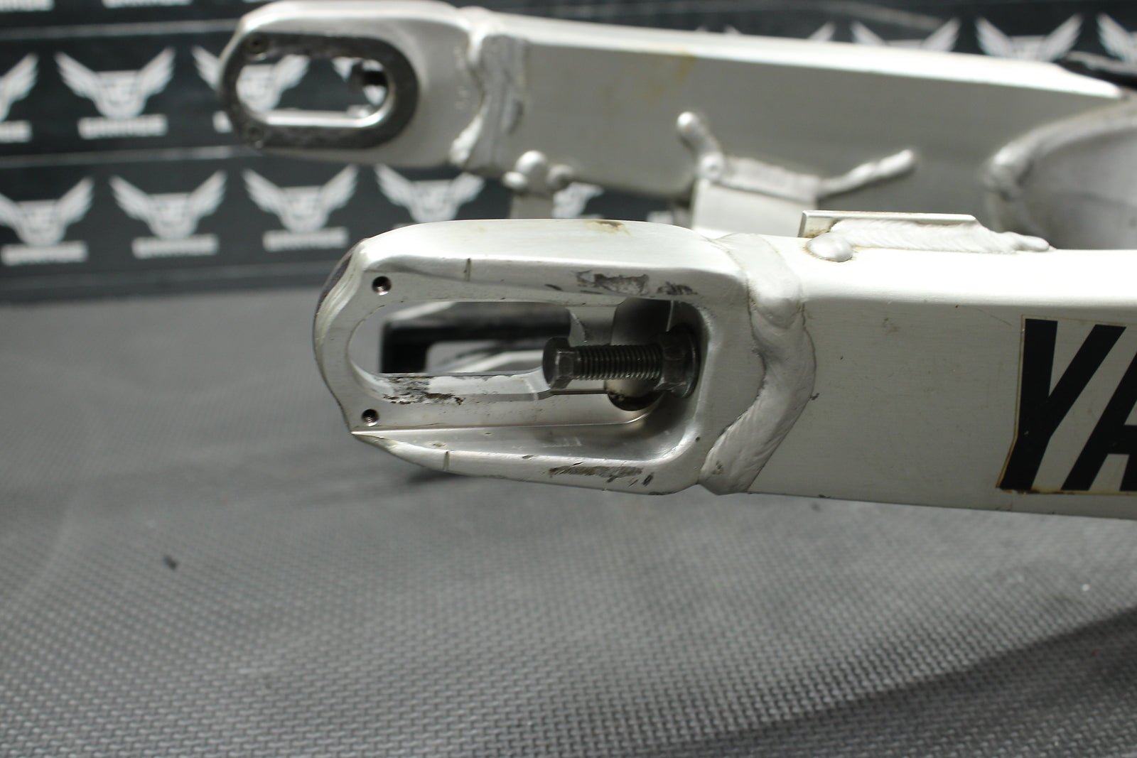 2004 Yamaha YZ450F OEM Swingarm Swing Arm Suspension 5UN - 22110 - 00 - 00 Mint! - hggarage