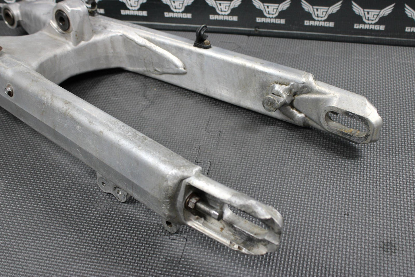 2000 KTM 125 200 250 300 380 OEM SWINGARM SWING ARM SUSPENSION 50304030244 - hggarage