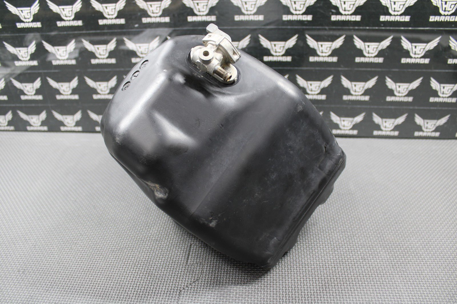 2007 06 - 08 KAWASAKI KX250F OEM GAS FUEL TANK CELL PETROL RESERVOIR 51001 - 0110 - 6Z - hggarage