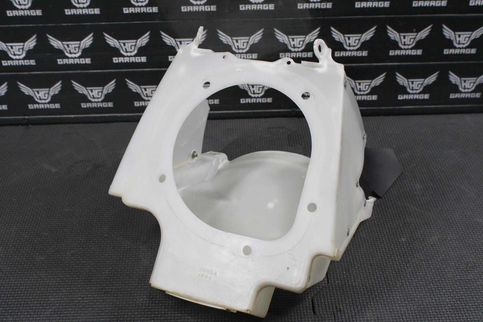 1999 HONDA CR125R OEM AIR CLEANER FILTER BOX WHITE 17210 - KZ4 - J01 - hggarage