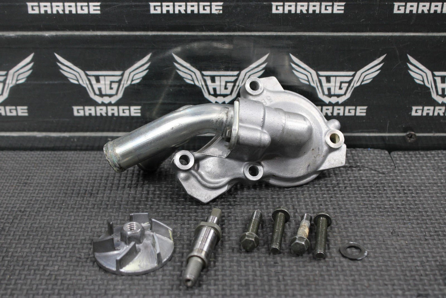 2005 YAMAHA 03 - 05 YZ450F OEM ENGINE WATER PUMP W HOUSING IMPELLER SHAFT NICE! - hggarage