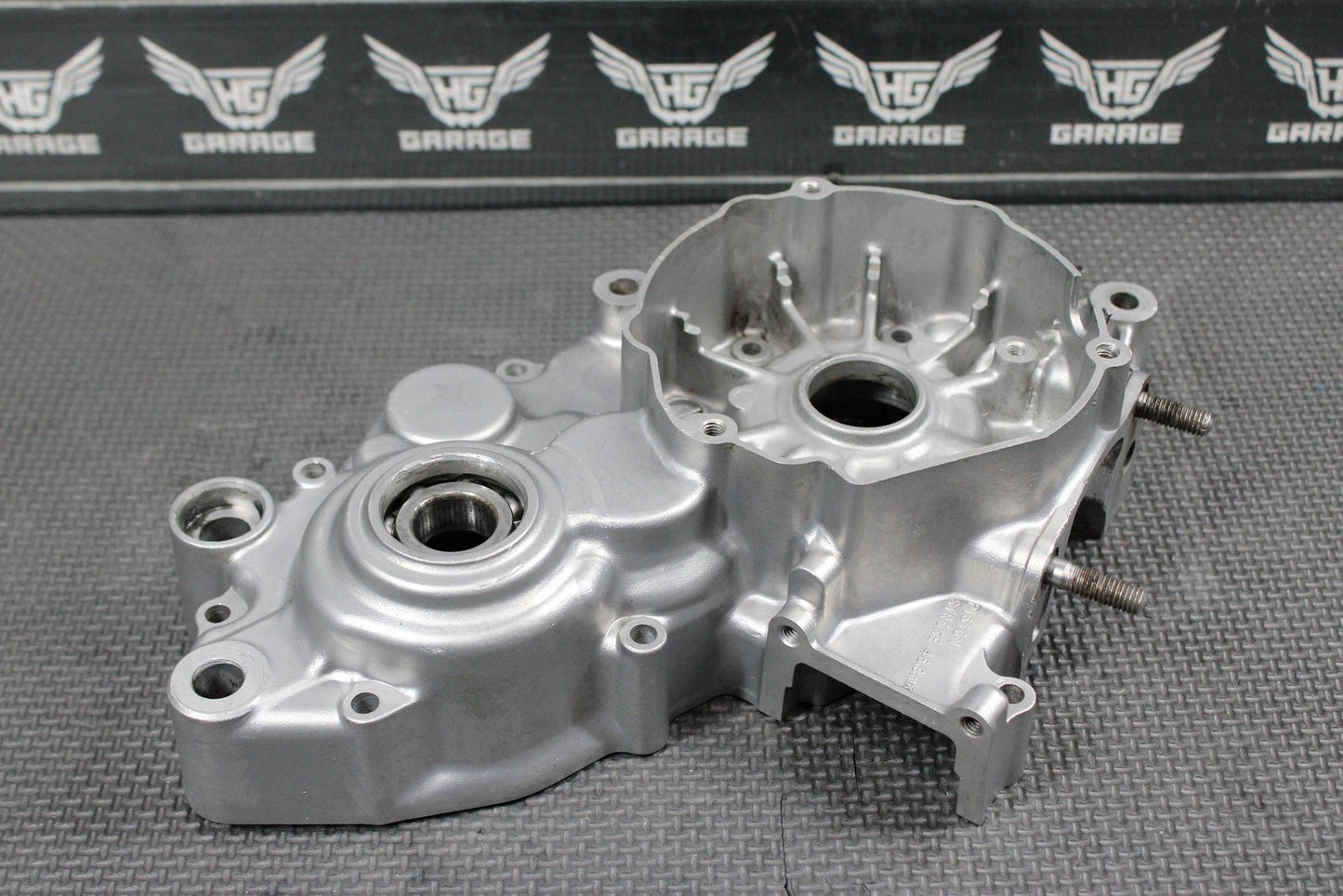 2001 SUZUKI RM80 OEM LEFT ENGINE MOTOR CRANKCASE CRANK CASES BLOCK 11300 - 03812 - hggarage
