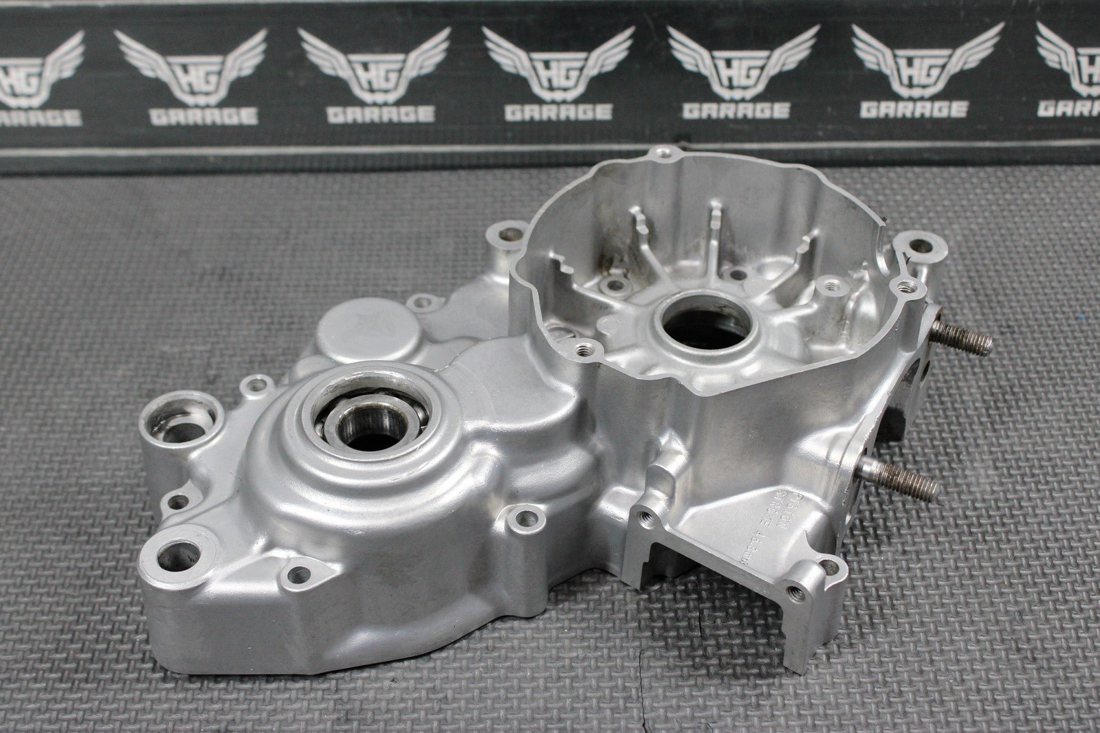 2001 SUZUKI RM80 OEM LEFT ENGINE MOTOR CRANKCASE CRANK CASES BLOCK 11300 - 03812 - hggarage