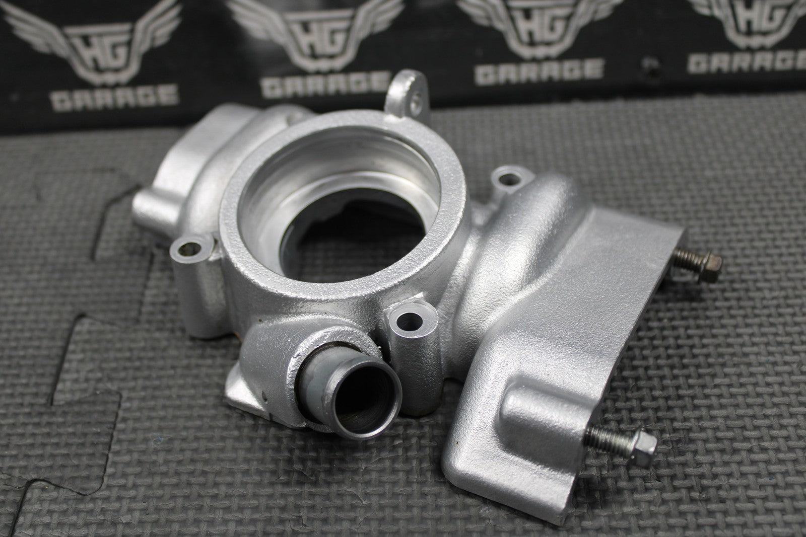 1999 2000 HUSQVARNA WR250 CR250 OEM CYLINDER EXHAUST FLANGE HTS COVER 800086853 - hggarage