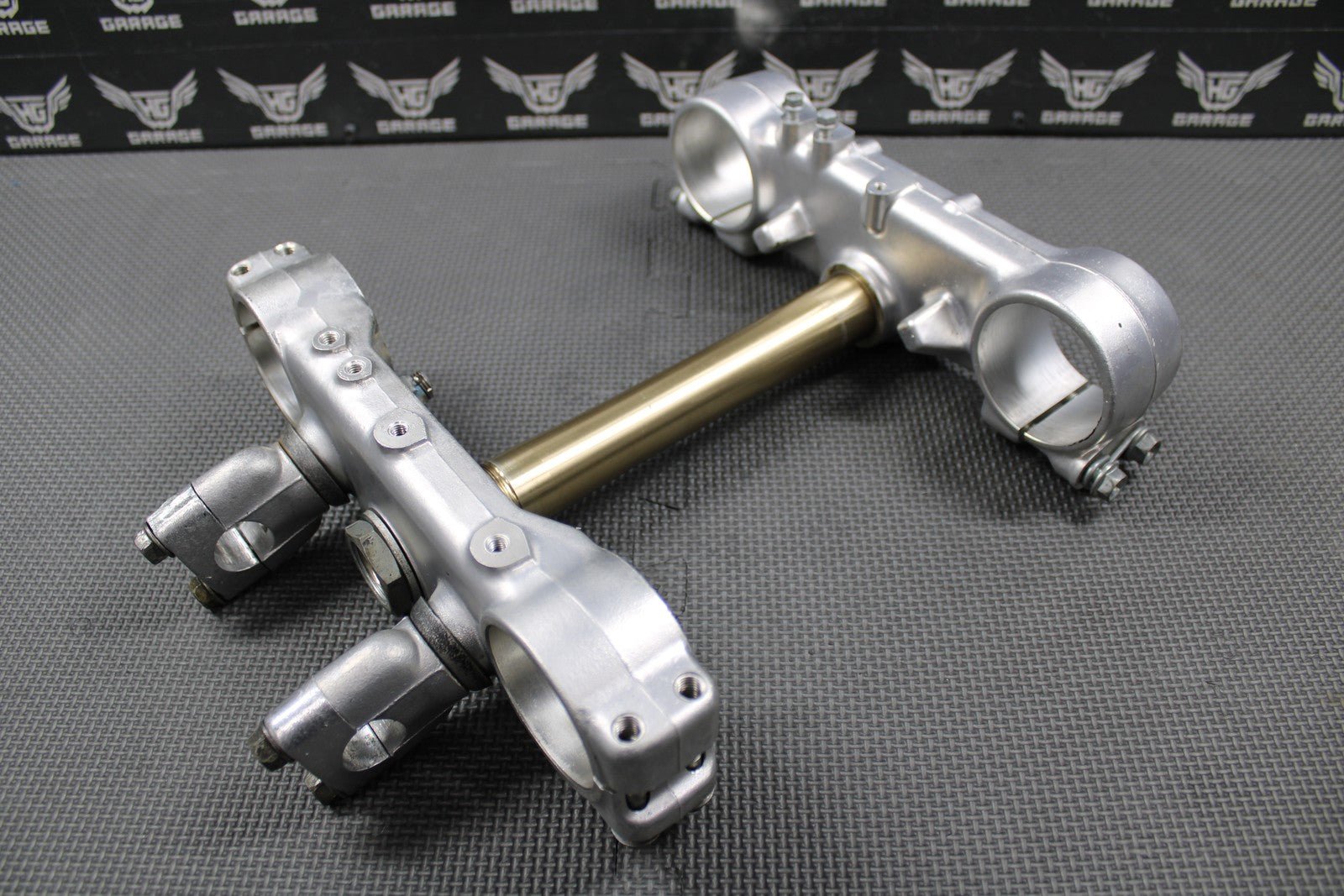 1995 93 - 95 SUZUKI RMX250 OEM FRONT FORKS LOWER UPPER TRIPLE TREE STEM CLAMP NICE - hggarage