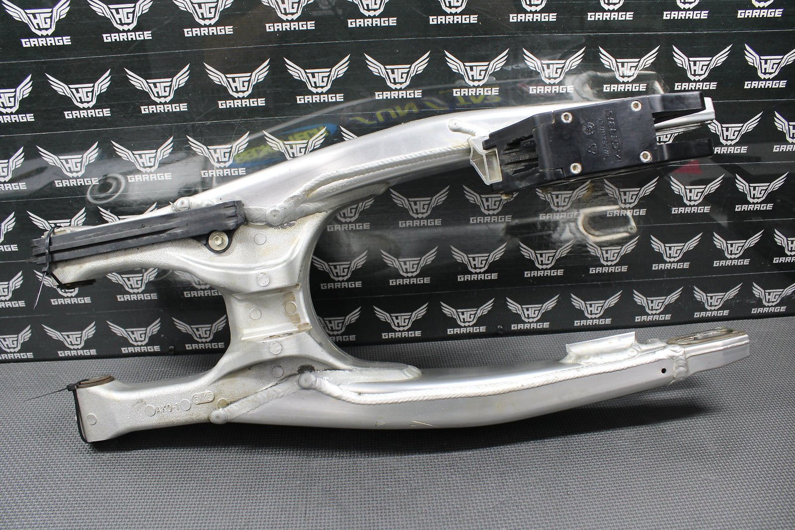2018 18 - 20 SUZUKI RMZ450 OEM SWINGARM SWING ARM REAR SUSPENSION 61000 - 37K01 NICE - hggarage