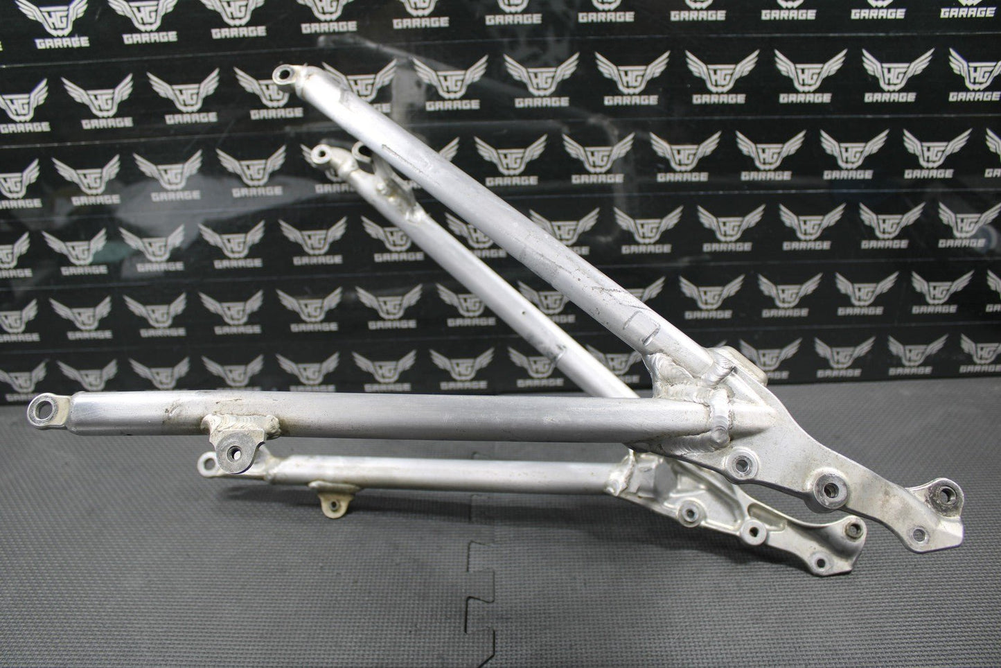 2008 06 - 09 HONDA CRF250R OEM REAR BACK FRAME SUBFRAME DUAL MUFFLER 50200 - KRN - 850 - hggarage