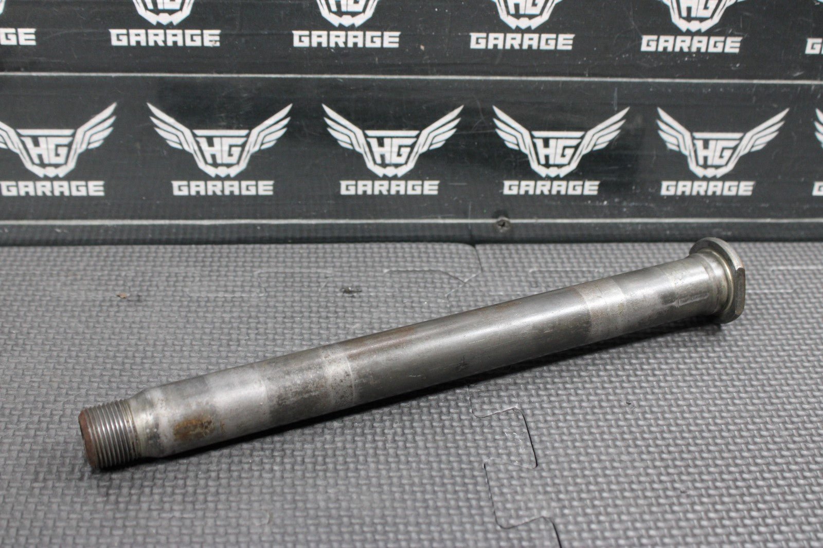 2007 HONDA CRF450R OEM REAR AXLE BACK WHEEL RIM PIVOT BOLT AXLE 42301 - KZ4 - J40 - hggarage