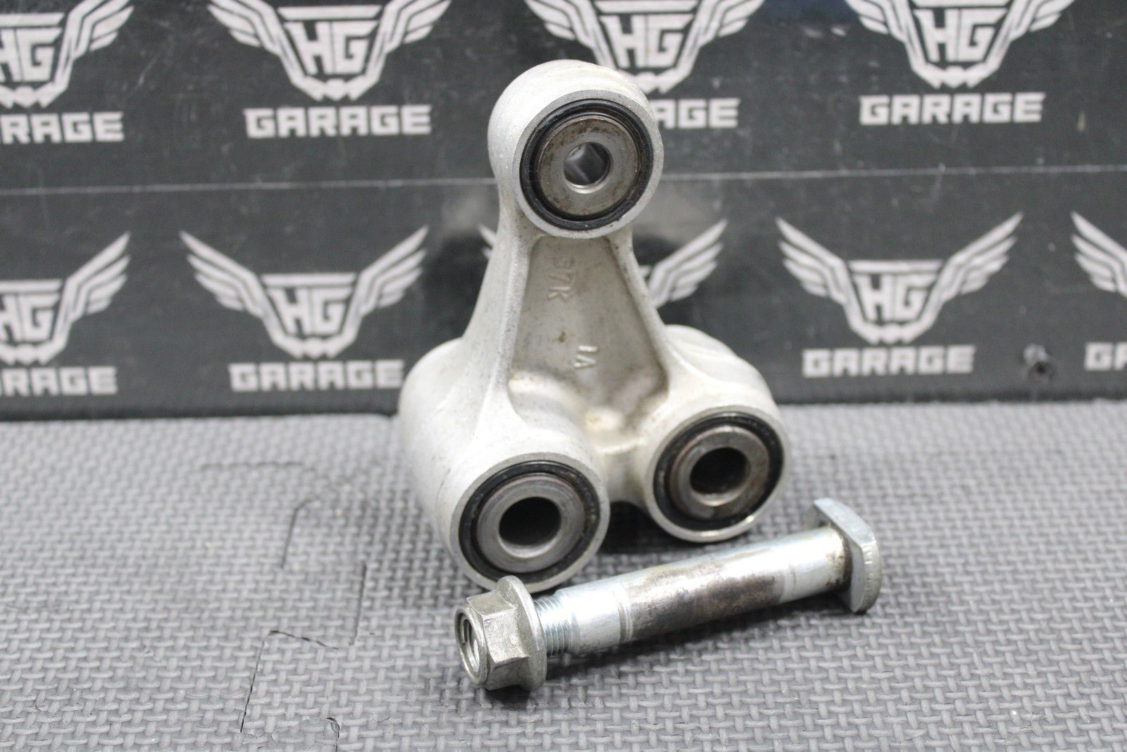 2020 SUZUKI 19 - 25 RMZ250 RMZ450 OEM REAR SHOCK LINKAGE LEVER ARM 62600 - 37880 - hggarage