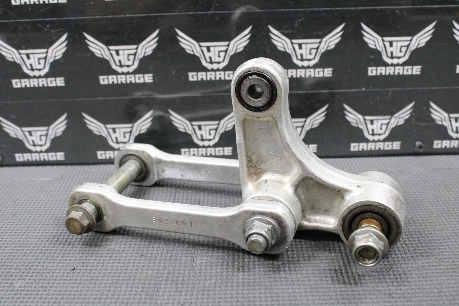 1999 98 - 99 SUZUKI RM125 OEM REAR SHOCK SWINGARM LINKAGE LINKS LEVER 62600 - 37820 - hggarage