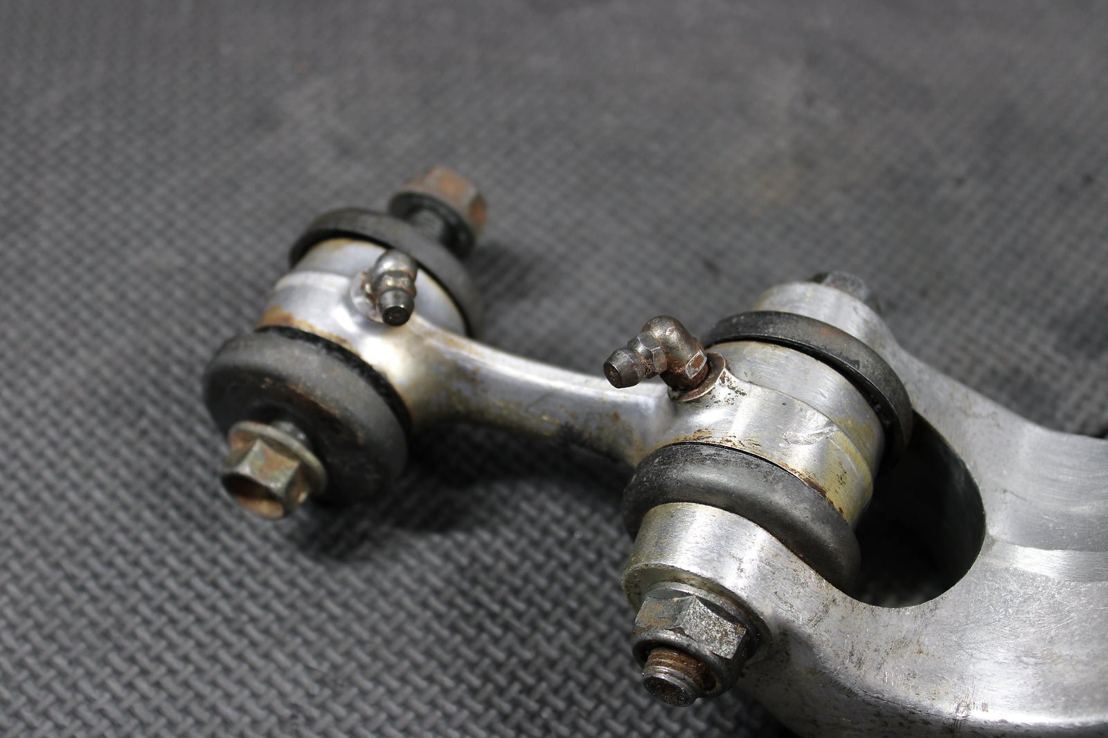 1986 HONDA 86 - 95 XR250R OEM REAR SHOCK LINKAGE LINKS 52460 - KN5 - 000 - hggarage