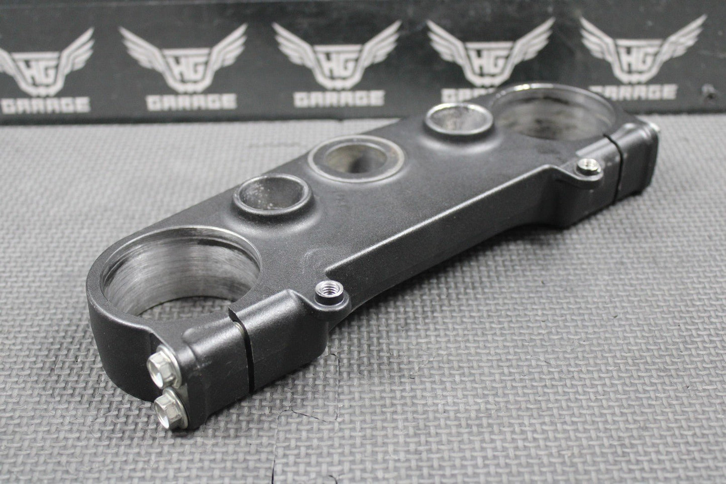 2019 SUZUKI RMZ250 OEM FRONT FORK UPPER TRIPLE TREE CLAMP BRACKET 51311 - 46K00 - hggarage