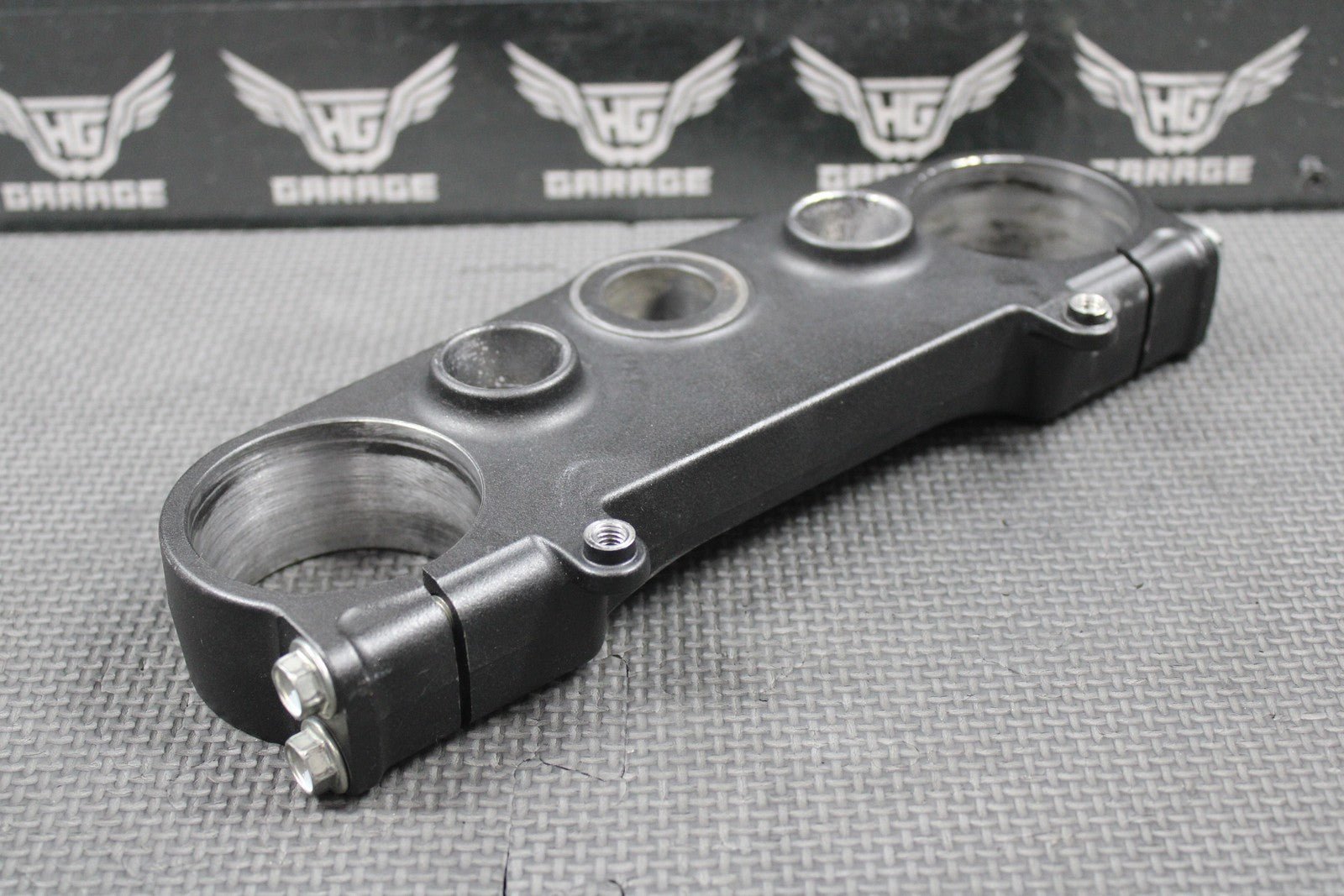 2019 SUZUKI RMZ250 OEM FRONT FORK UPPER TRIPLE TREE CLAMP BRACKET 51311 - 46K00 - hggarage