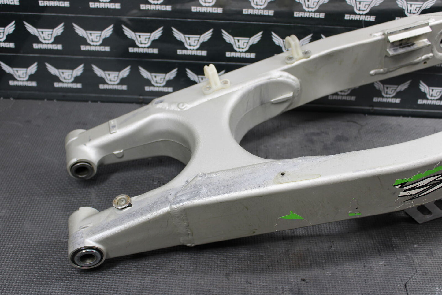 2000 KAWASAKI KX125 OEM SWINGARM SWING ARM SUSPENSION 33001-1575-TX