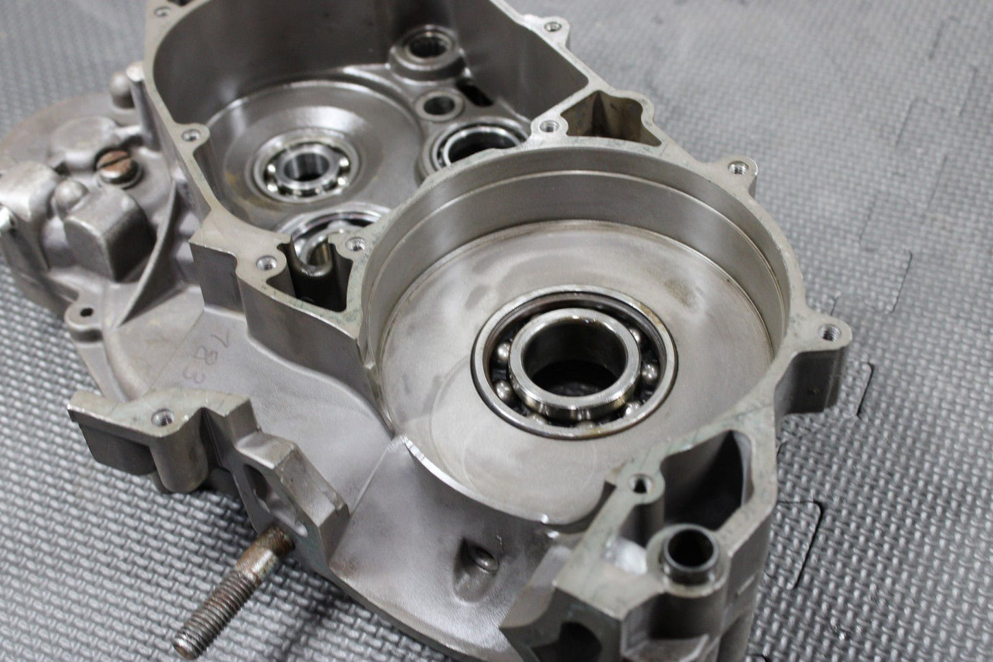 2000 KTM 250 EXC OEM LEFT RIGHT ENGINE MOTOR CRANKCASE CRANK CASES BLOCK - hggarage