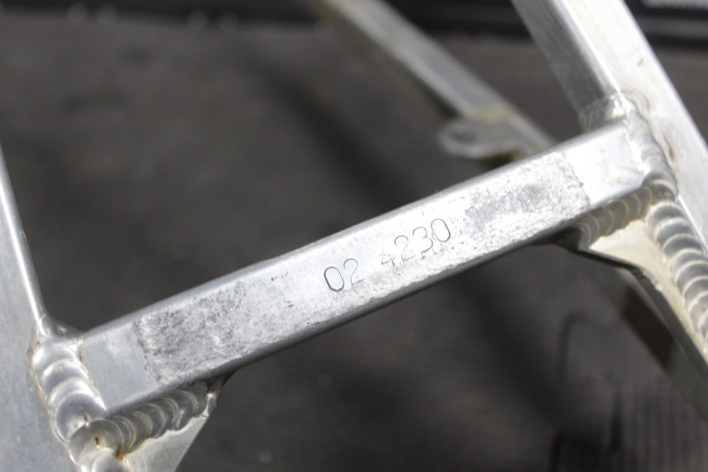 2006 04 - 06 SUZUKI RMZ250 OEM REAR BACK SUB FRAME SUBFRAME SEAT RAIL K3216 - 00087 - hggarage