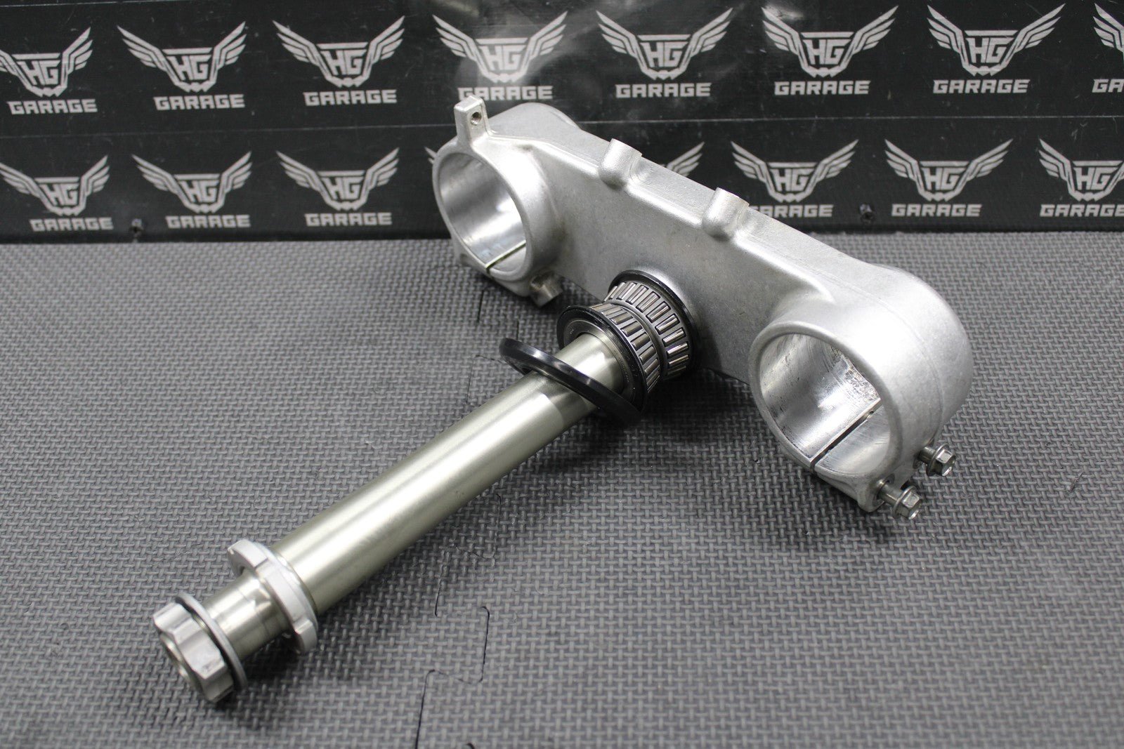 2020 SUZUKI 20 - 25 RMZ250 OEM FRONT FORKS LOWER TRIPLE TREE STEM 51410 - 46K10 - hggarage