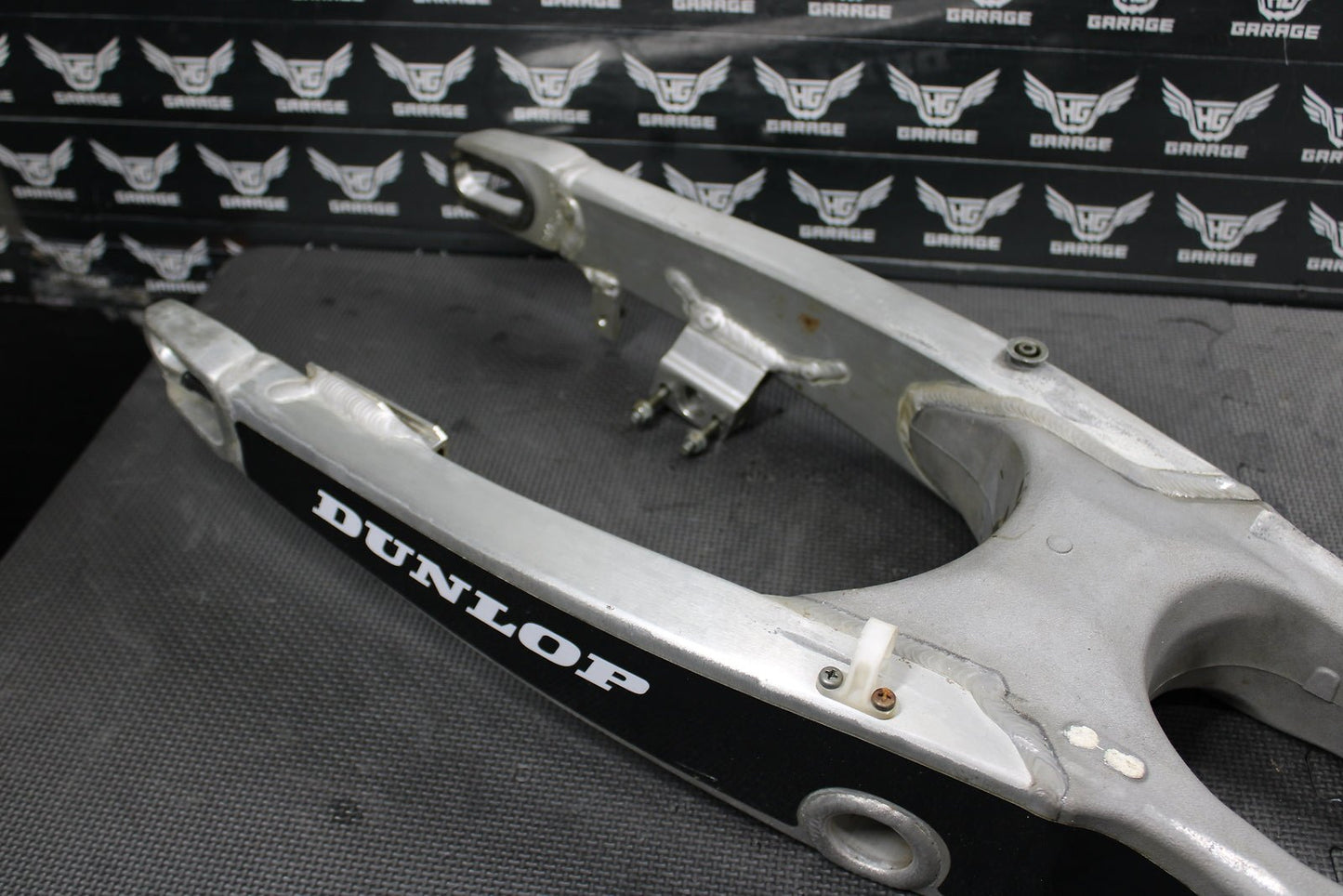 2003 Yamaha YZ125 OEM Swingarm Swing Arm Suspension 5UN - 22110 - 00 - 00 - hggarage