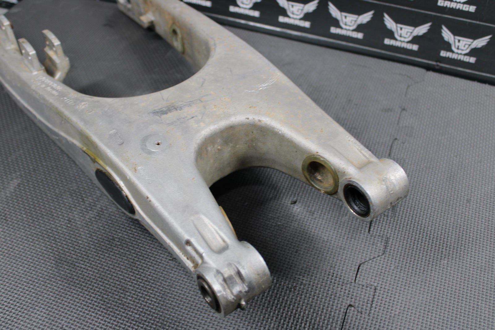 2006 KTM 85SX OEM SWINGARM SWING ARM SUSPENSION 17/14 WHEEL 15187B02 - hggarage