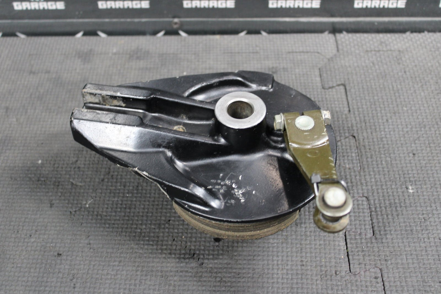2000 HONDA XR200R 84 - 88 / 1990 1991 / 93 - 02 OEM REAR BACK BRAKE DRUM ASSEMBLY - hggarage