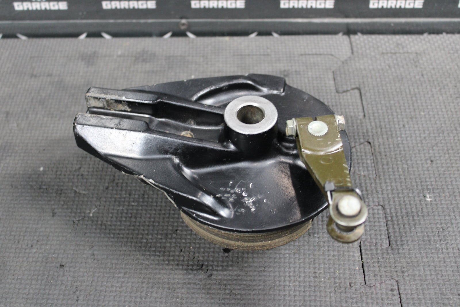 2000 HONDA XR200R 84 - 88 / 1990 1991 / 93 - 02 OEM REAR BACK BRAKE DRUM ASSEMBLY - hggarage