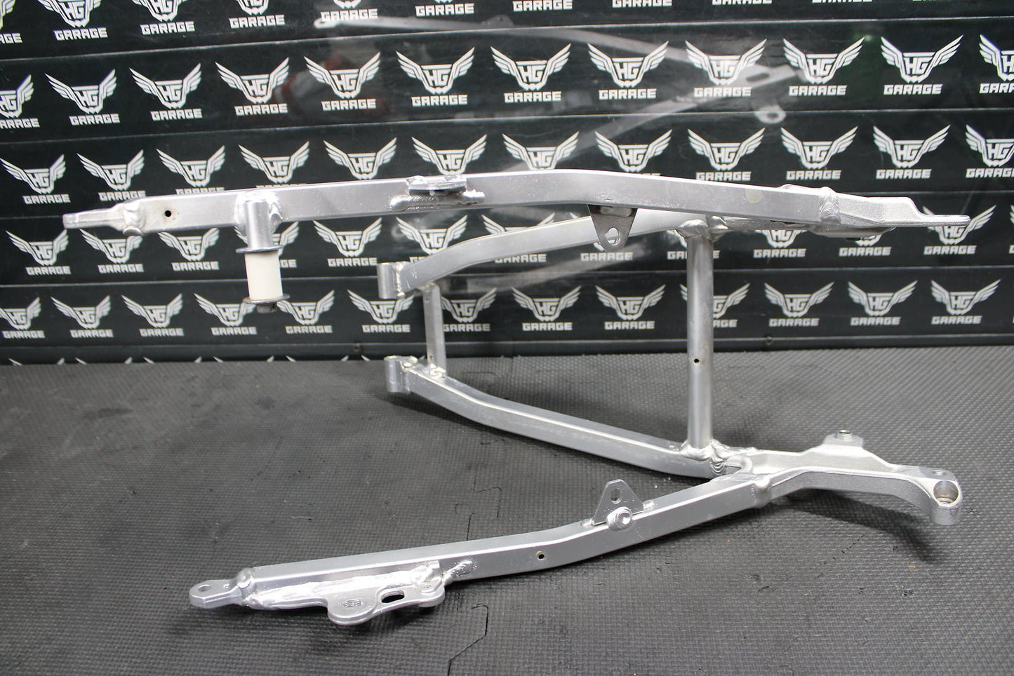 2009 Yamaha YZ450F OEM Rear Back Sub Frame Subframe Seat Rail 5XC - 21190 - L0 - 00 - hggarage
