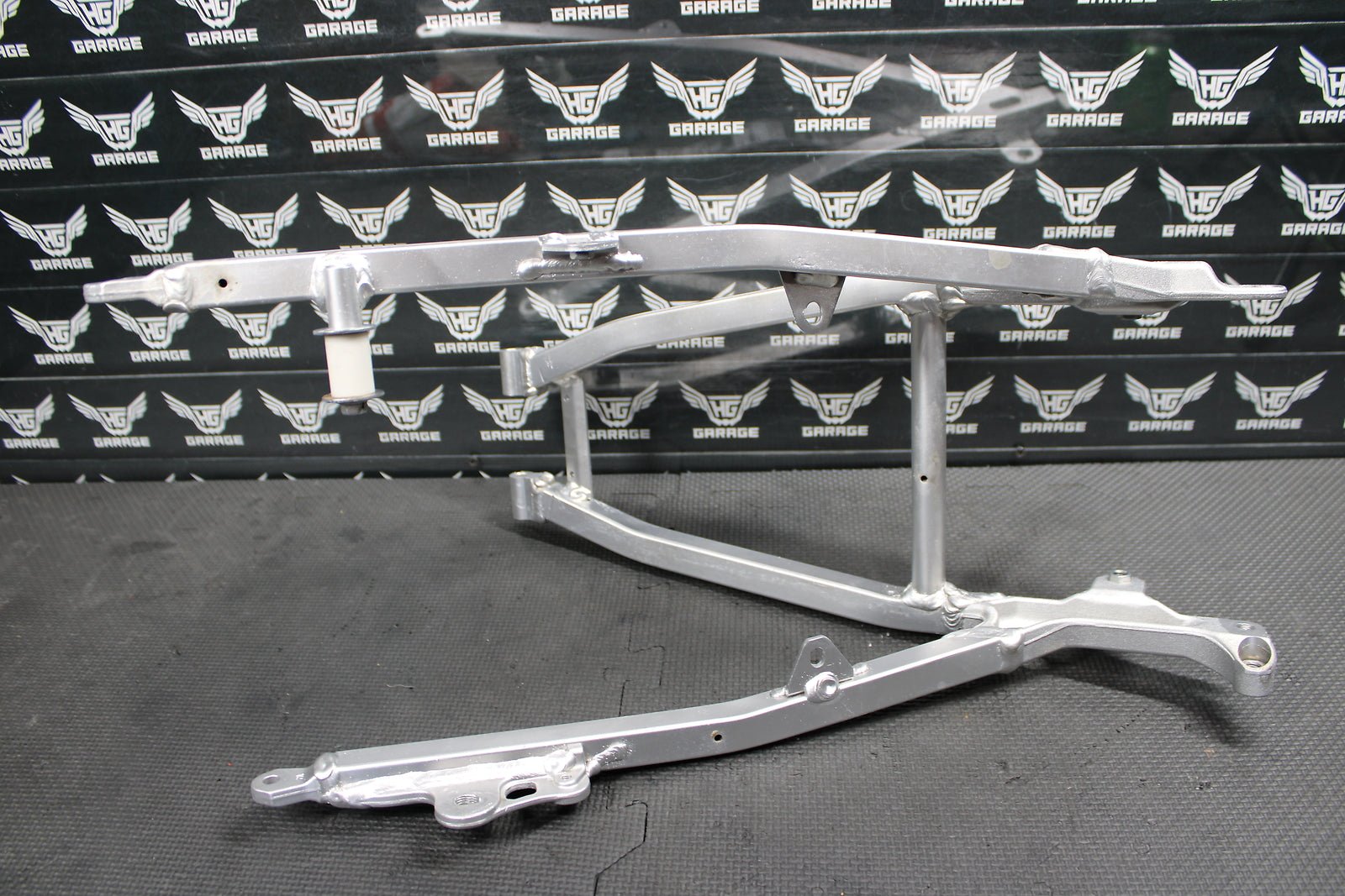 2009 Yamaha YZ450F OEM Rear Back Sub Frame Subframe Seat Rail 5XC - 21190 - L0 - 00 - hggarage