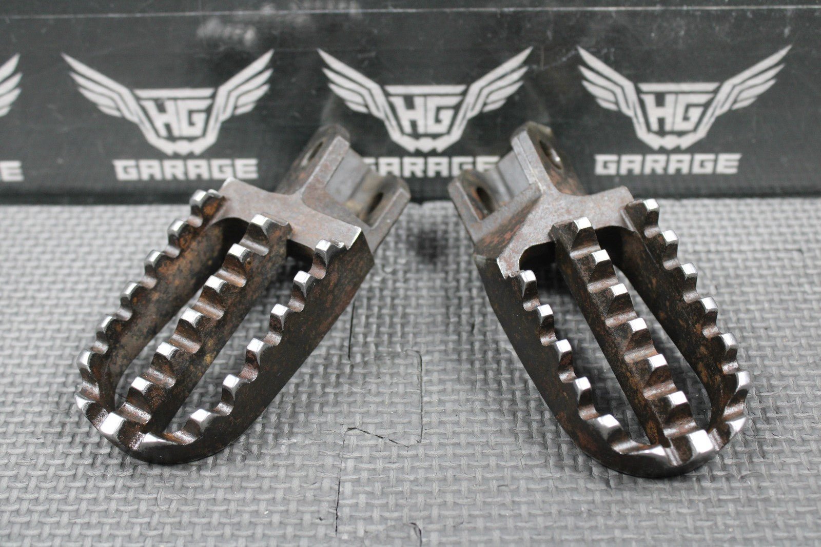 2001 95 - 01 HONDA CR500R RIGHT LEFT OVERSIZE FOOTPEGS FOOT PEGS PEDALS HEAVY DUTY - hggarage