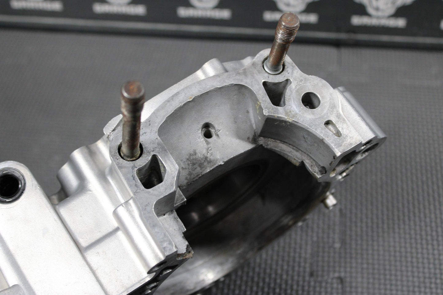 1997 97 - 99 KAWASAKI KX250 OEM LEFT ENGINE MOTOR CRANKCASE CRANK CASES BLOCK - hggarage