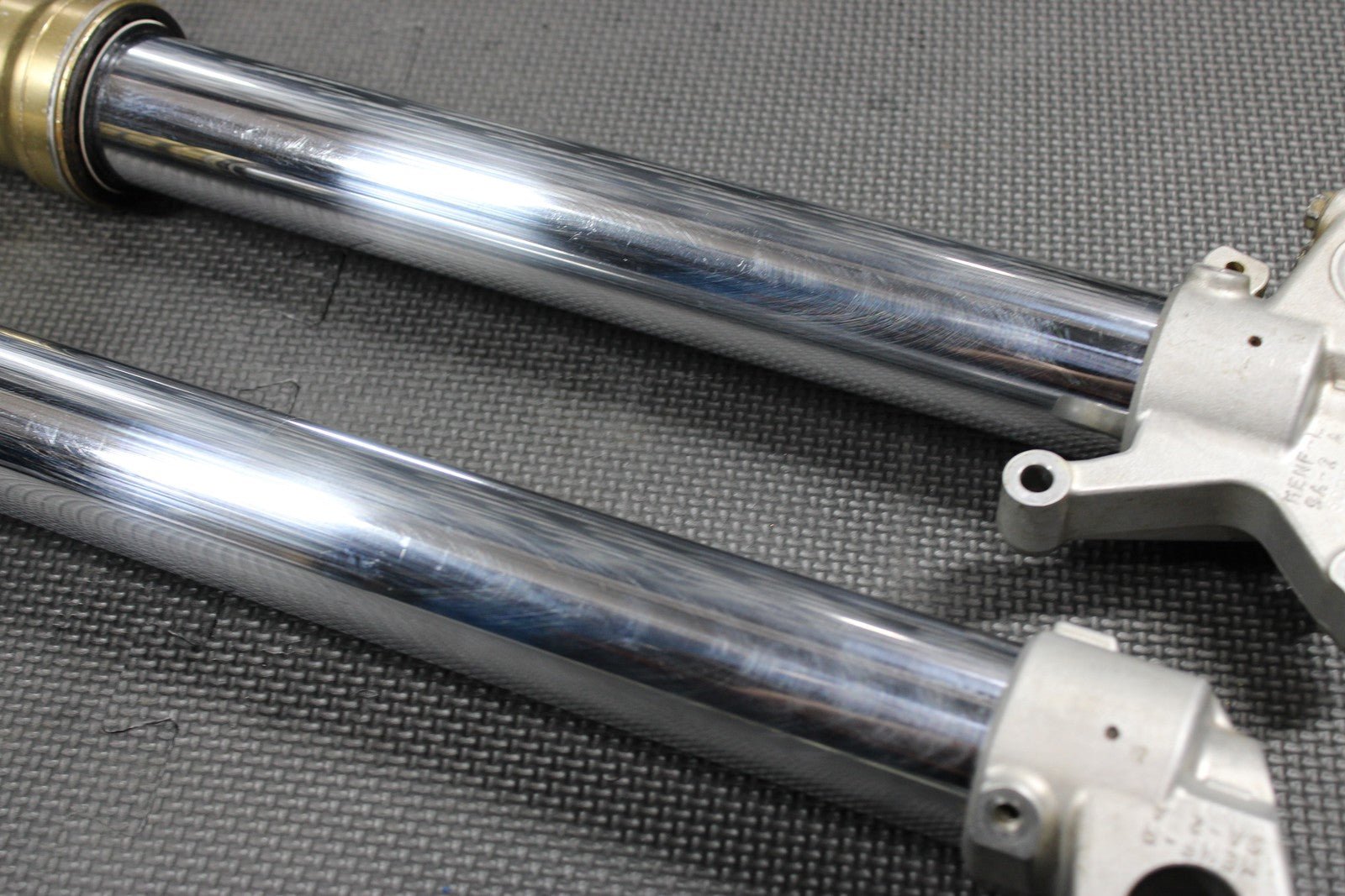 2007 HONDA CRF450R 05 - 07 OEM SHOWA RIGHT LEFT FRONT SUSPENSION FORKS SHOCKS - hggarage