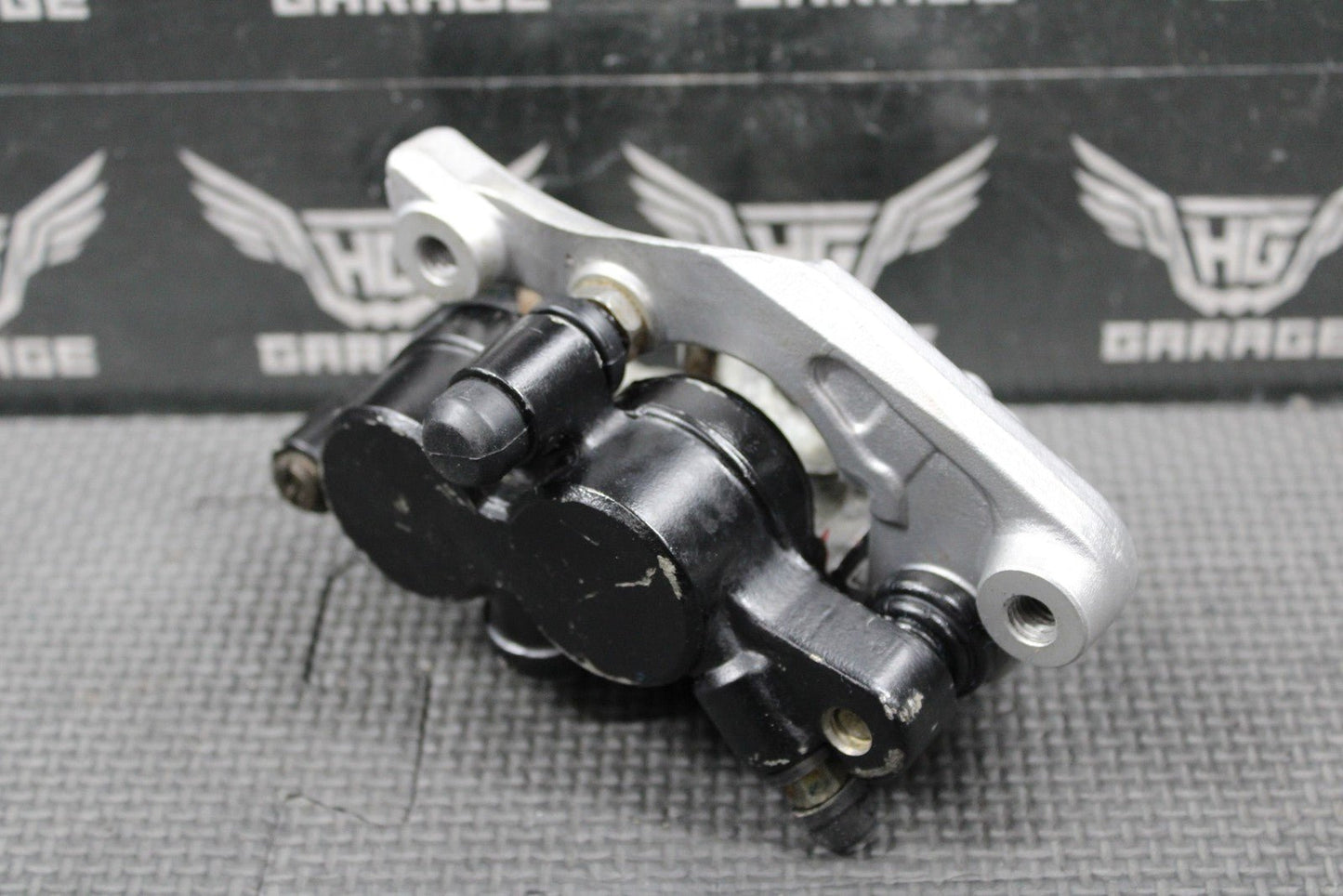 1989 HONDA 88 - 89 XR250R 87 CR250R CR500R OEM FRONT BRAKE CALIPER 45100 - MN1 - 872 - hggarage