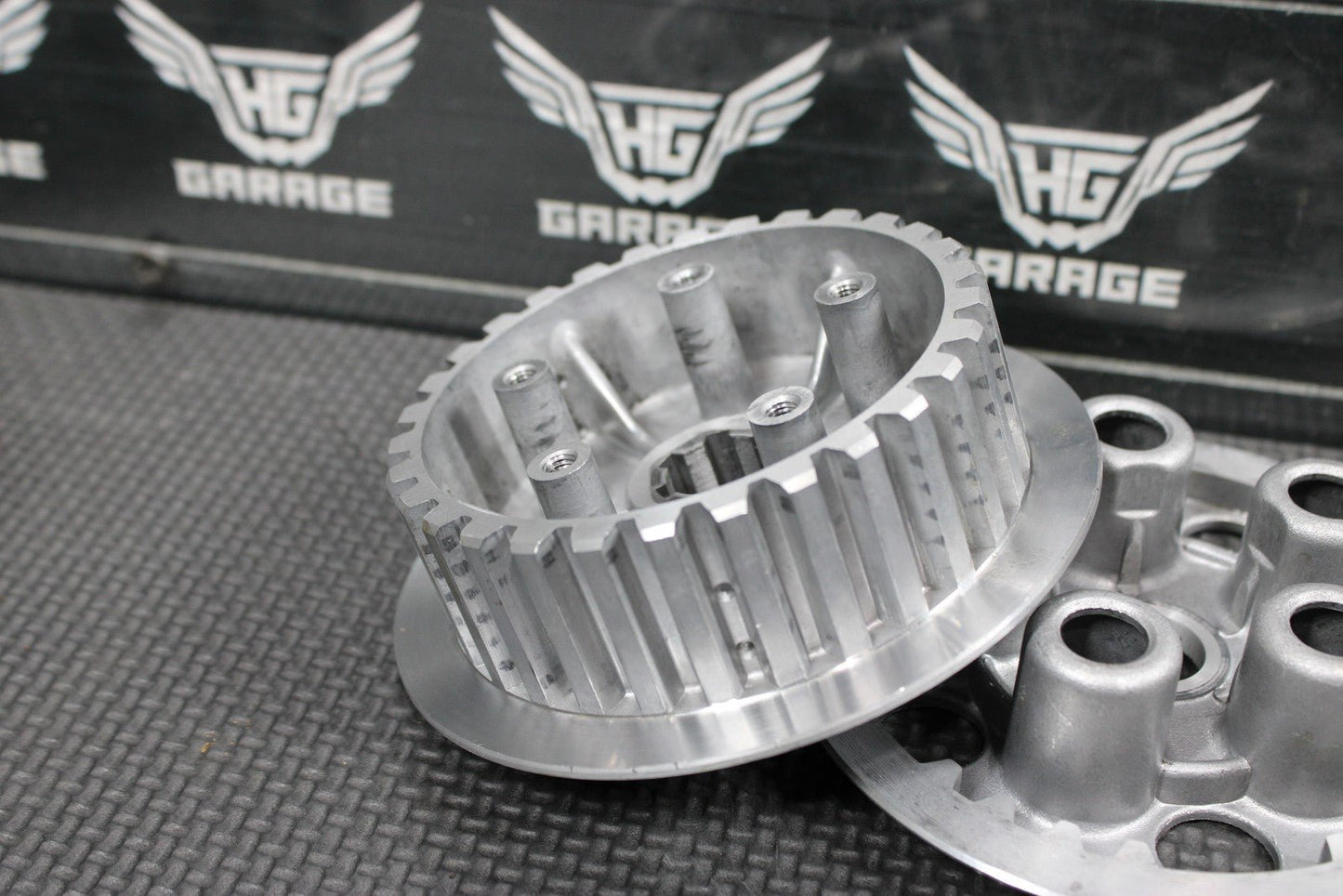 2005 SUZUKI DR200SE OEM COMPLETE CLUTCH W PLATES BASKET HUB 21200 - 42A50 NICE! - hggarage