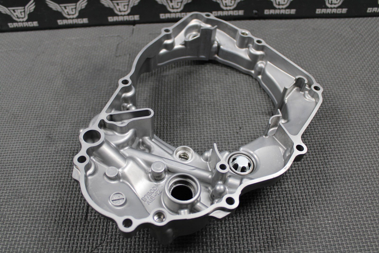 2020 YAMAHA YZ250F YZ250FX OEM RIGHT CASE INNER CLUTCH COVER B7B - 15431 - 00 - 00 - hggarage