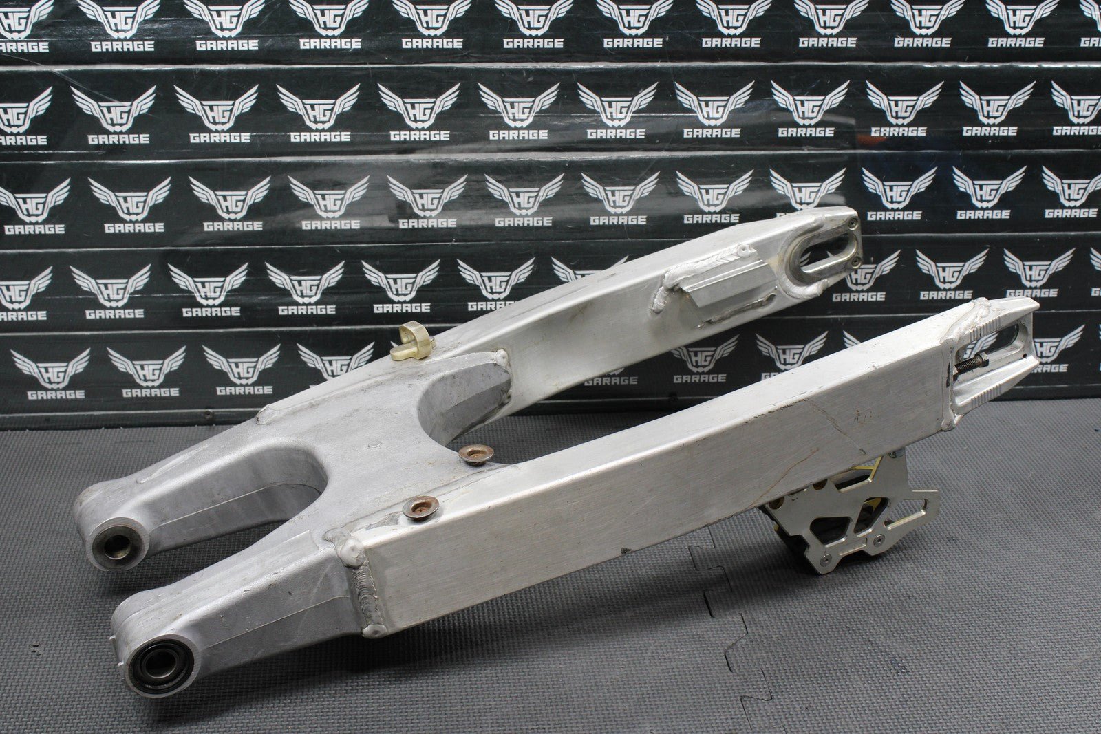 2000 SUZUKI RM125 RM250 OEM SWINGARM SWING ARM SUSPENSION 61000 - 36E00 - hggarage
