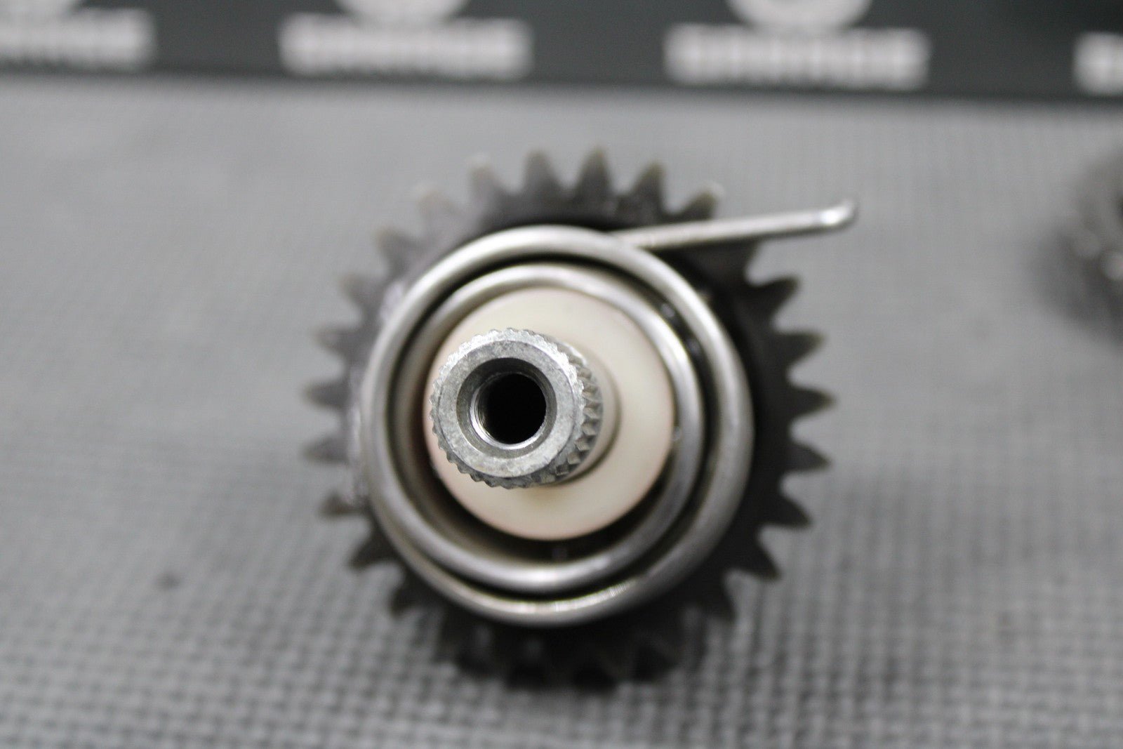 1999 96 - 00 SUZUKI RM125 OEM KICKSTART KICK START SHAFT W IDLER GEAR 26211 - 27C02 - hggarage