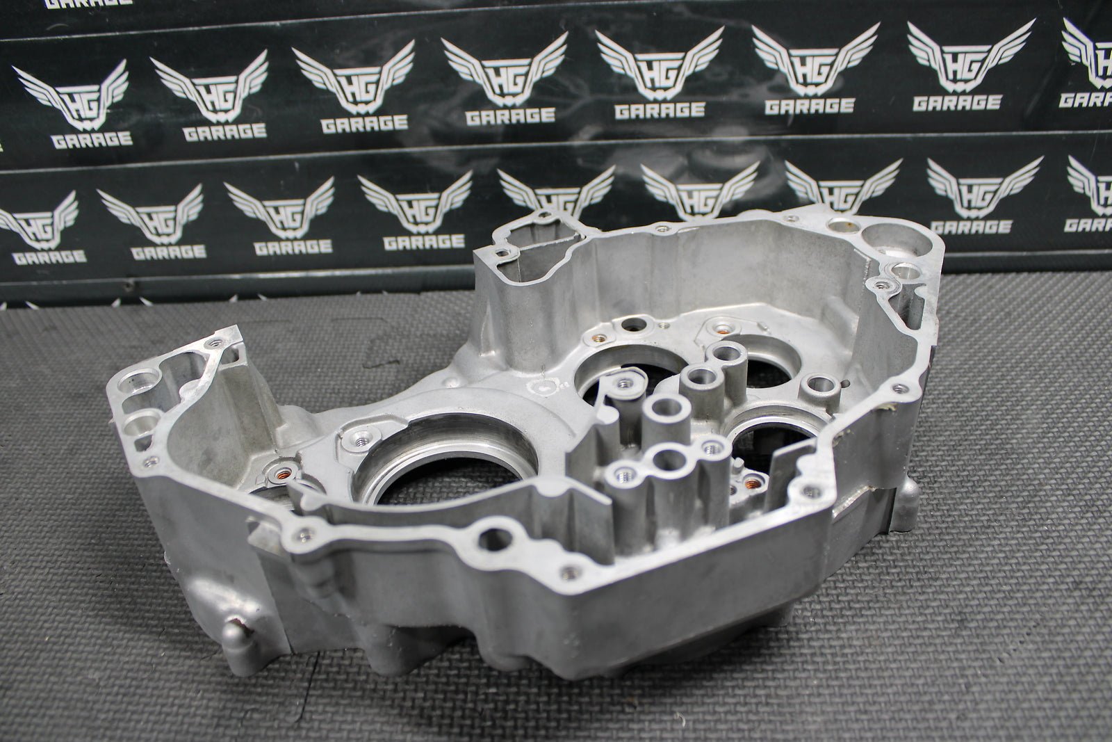2002 Yamaha WR426F YZ426F OEM Right Side Crankcase Crank Case Half Bottom End - hggarage