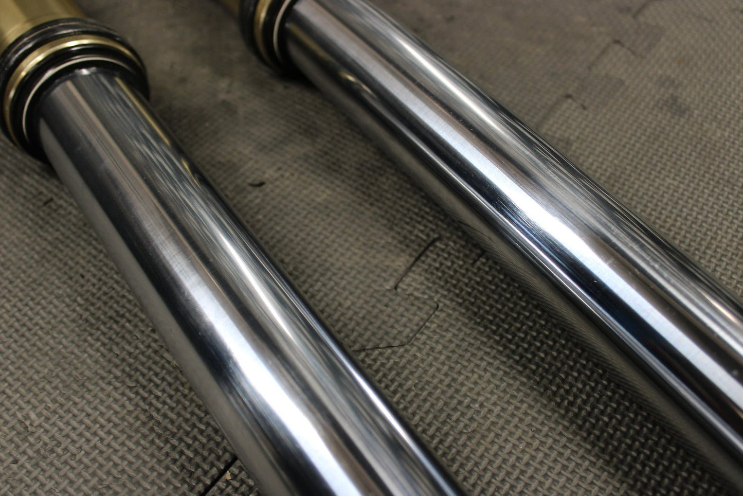 2008 Yamaha YZ450F OEM KYB Right Left Front Suspension Forks Shocks 2S2 - 23102 - A0 - hggarage