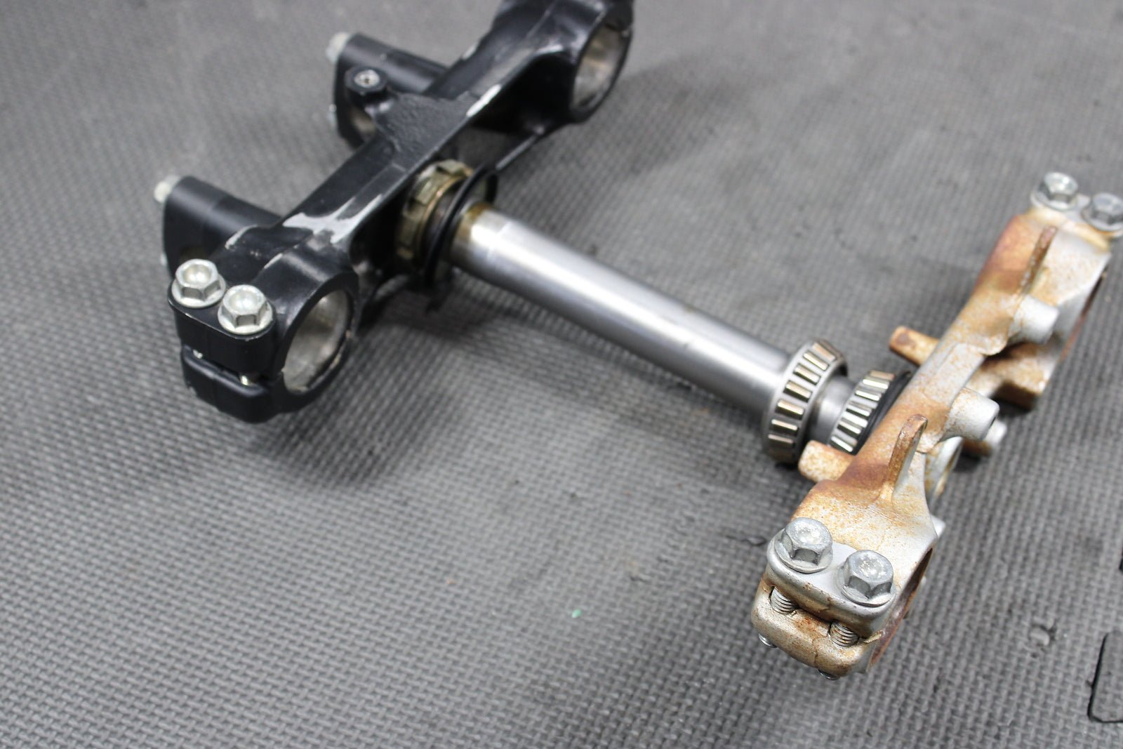 2002 Honda XR200R 93 - 02 OEM Front Forks Lower Upper Triple Tree Stem - hggarage