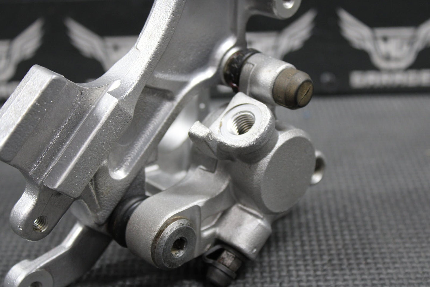 1998 YAMAHA YZ125 YZ250 OEM NISSIN REAR BACK BRAKE CALIPER 5DH - 2580W - 00 - 00 NICE - hggarage