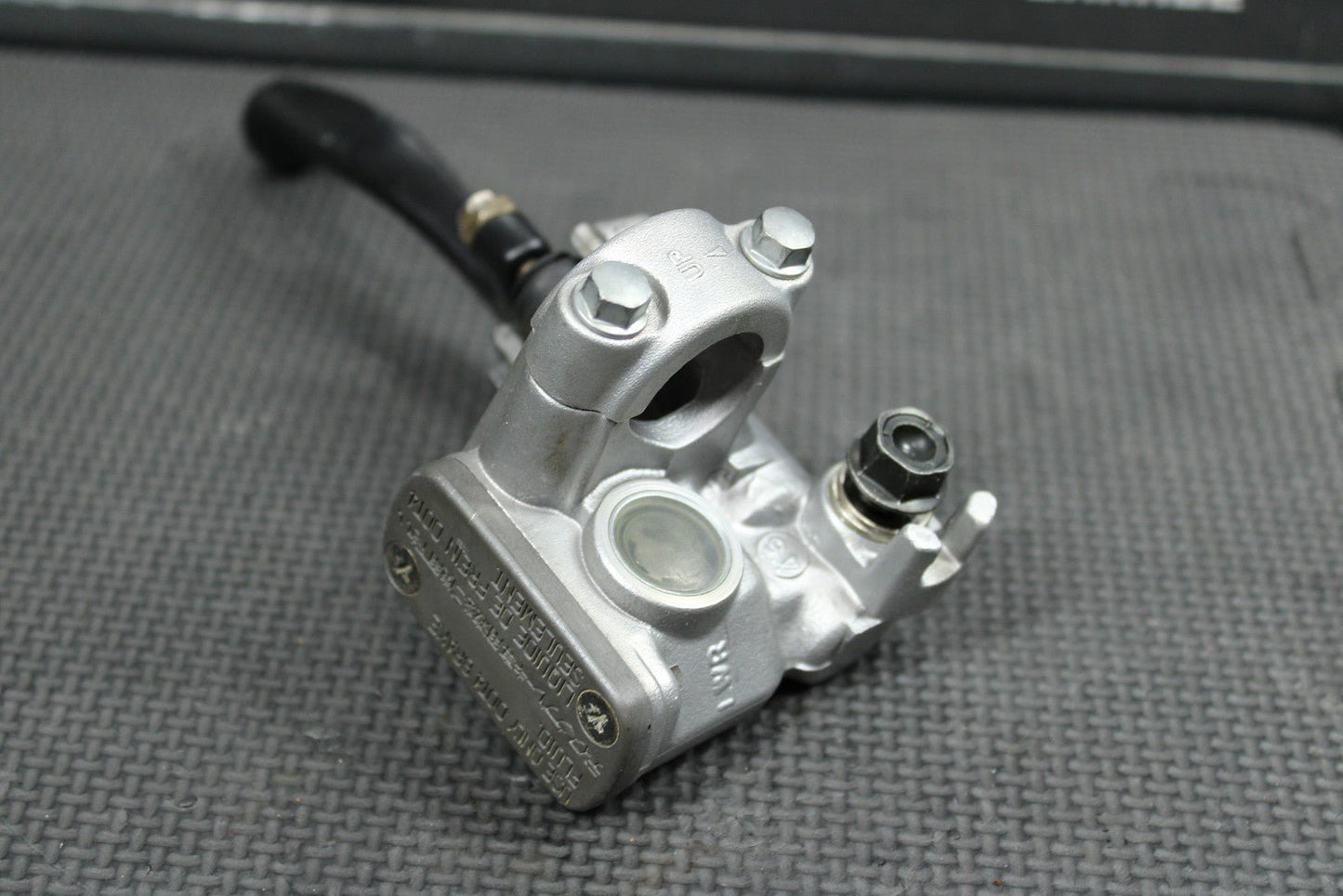 2005 HONDA CR125R OEM NISSIN FRONT BRAKE MASTER CYLINDER W/ LEVER 45510 - MEY - 305 - hggarage