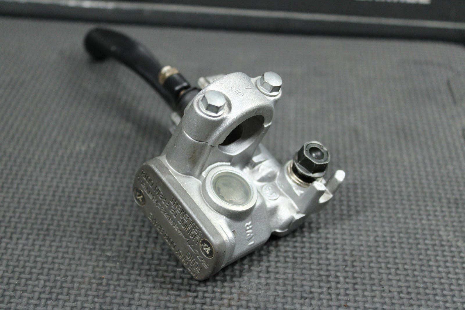 2005 HONDA CR125R OEM NISSIN FRONT BRAKE MASTER CYLINDER W/ LEVER 45510 - MEY - 305 - hggarage